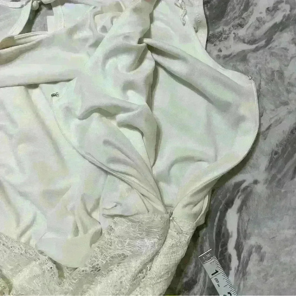 Scarlett Nite Ivory Sleeveless Layered Dress Flowy Top Fitted Lace Skirt Lined - Picture 11 of 11